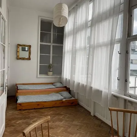 Geraeumige Altbauwohnung Im Zentrum Apartment