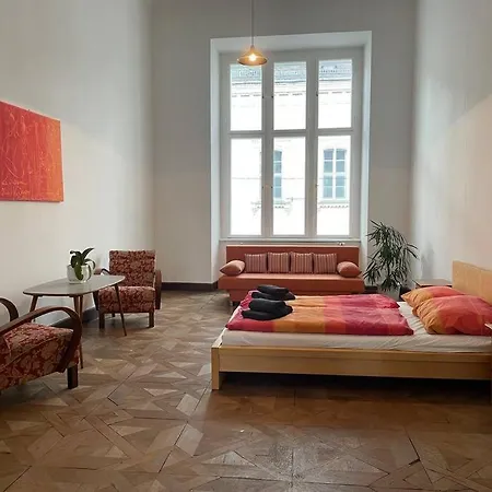 Geraeumige Altbauwohnung Im Zentrum Apartment *
