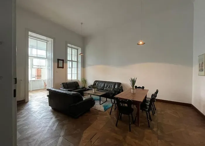 Geraeumige Altbauwohnung Im Zentrum * Graz