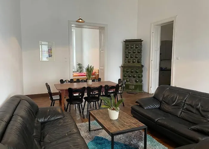 Geraeumige Altbauwohnung Im Zentrum Апартаменты *