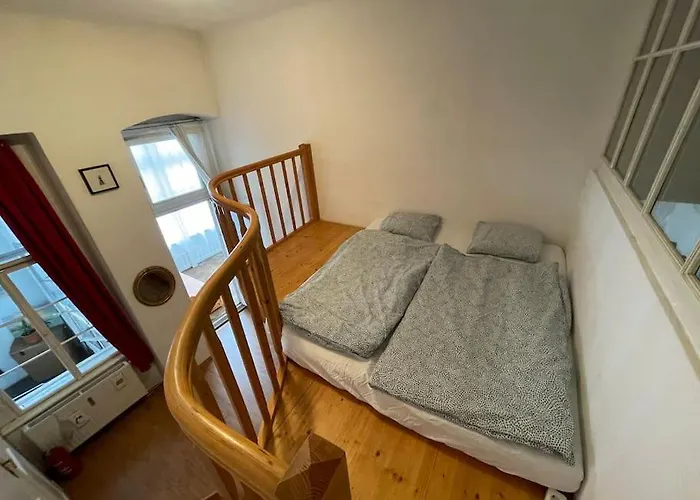 Geraeumige Altbauwohnung Im Zentrum Апартаменты *