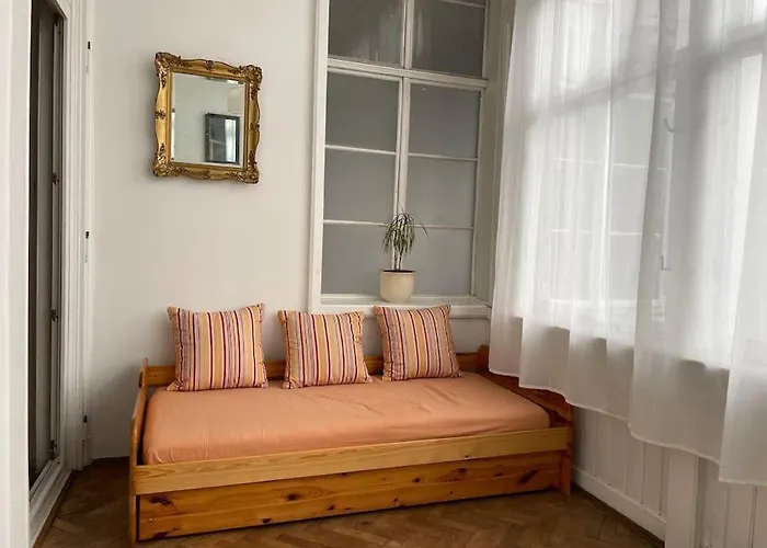 Apartment Geraeumige Altbauwohnung Im Zentrum Graz